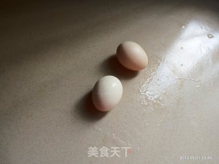 苦瓜炒蛋的做法步骤：2