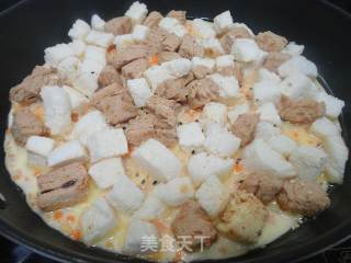 馒头披萨的做法步骤：3