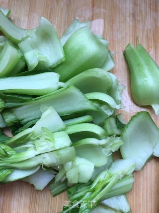 辣炒肉拌油菜的做法步骤：2