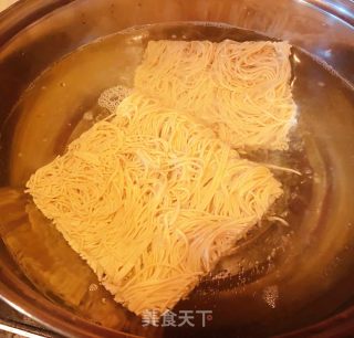 #鸡蛋#西红柿鸡蛋蚬子面的做法步骤：3