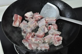 土豆烧排骨的做法步骤：3