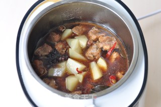 土豆烧排骨的做法步骤：8