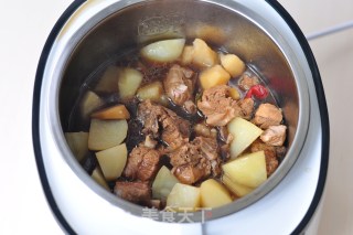 土豆烧排骨的做法步骤：9