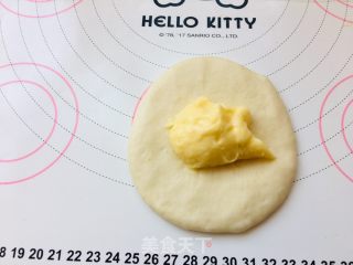 香草卡仕达餐包的做法步骤：4