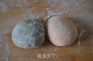 双色水饺的做法步骤：1