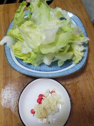 蒜香西生菜的做法步骤：1