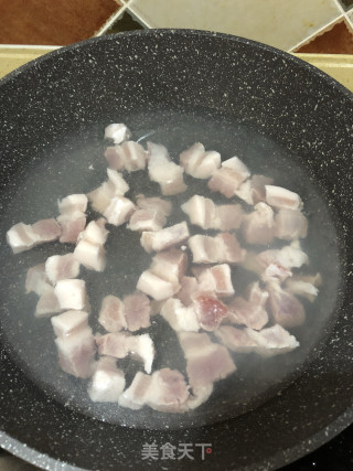土鸡蛋烧五花肉的做法步骤：3