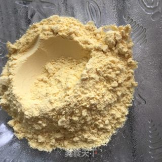 槐花窝头的做法步骤：2