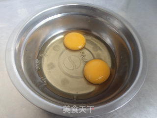 胡萝卜秋葵鸡蛋饼的做法步骤：2