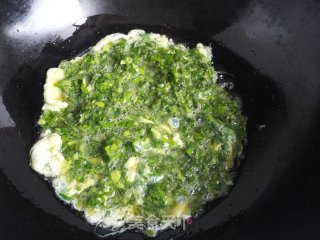 芹菜叶炒鸡蛋的做法步骤：5