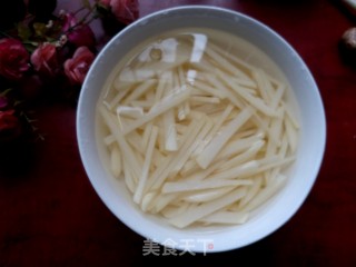 西红柿土豆炒肉丝的做法步骤：4
