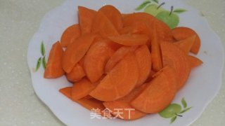 清炒木耳胡萝卜的做法步骤：2