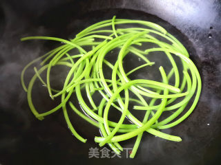 凉拌茼蒿的做法步骤：3