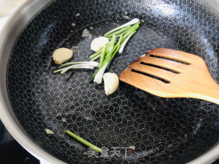 酱香干锅土豆香肠包菜的做法步骤：9