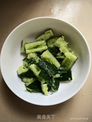 手拍青瓜的做法步骤：4