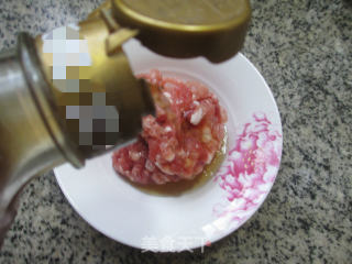 香干肉末炒蒜薹的做法步骤：3