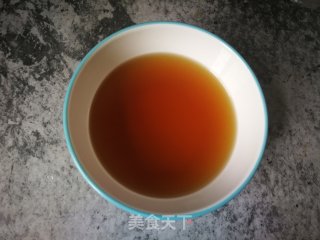 羊肚菌玉米腿骨汤的做法步骤：2