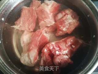 羊肚菌玉米腿骨汤的做法步骤：6