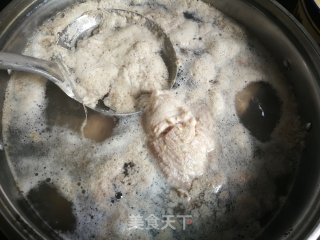 羊肚菌玉米腿骨汤的做法步骤：7