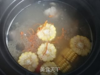 羊肚菌玉米腿骨汤的做法步骤：11