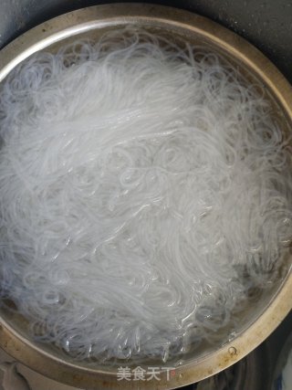 粉丝拌菠菜的做法步骤：4