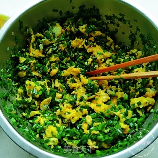 韭菜盒子（煎饼款）的做法步骤：9