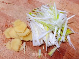 清蒸多宝鱼的做法步骤：2