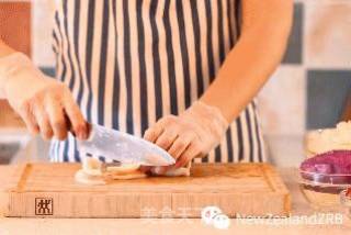 紫薯银耳新西兰花胶汤的做法步骤：1