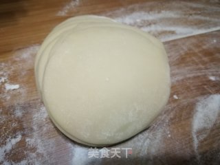 香菇槐花冰花煎饺的做法步骤：2