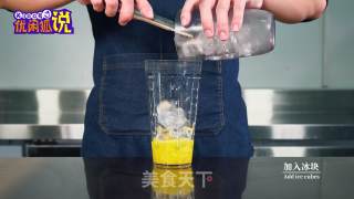 34秒教你学会做菠萝香柠四季春的做法步骤：3