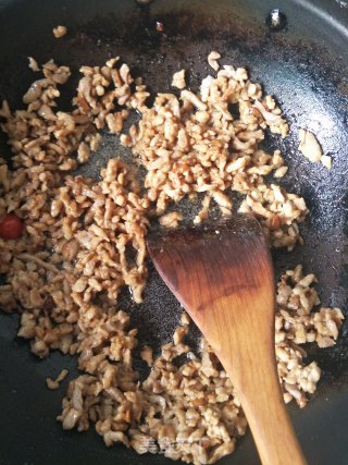 蒜薹炒肉粒的做法步骤：5