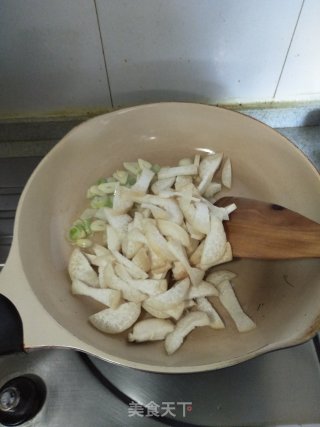 杏鲍菇炒芥菜苗的做法步骤：10