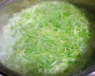 酥炸萝卜丝丸子的做法步骤：2