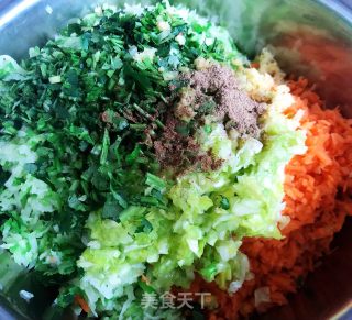 酥炸萝卜丝丸子的做法步骤：6