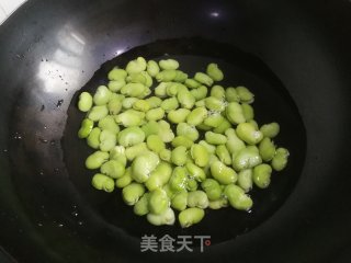 【下酒菜】葱油蚕豆的做法步骤：2