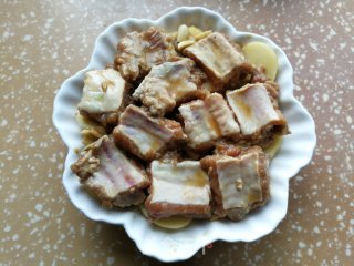 【无肉不欢】～土豆蒸排骨的做法步骤：5