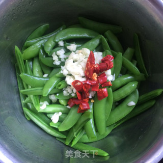油泼甜豆的做法步骤：4