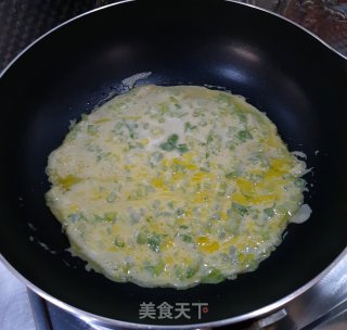 鸡蛋香芹肉松饼的做法步骤：3