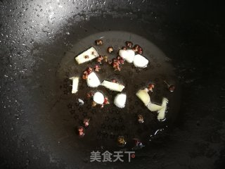 蒜苔炒剔骨肉的做法步骤：5