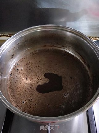 黑凉粉糖水的做法步骤：4