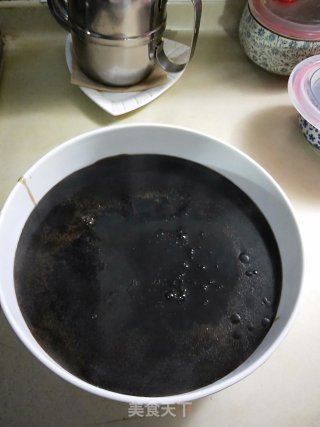 黑凉粉糖水的做法步骤：10