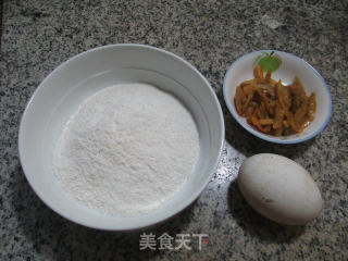 榨菜丝鸭蛋面疙瘩的做法步骤：1