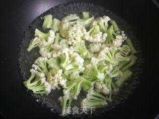 有机花菜炒粉条的做法步骤：2