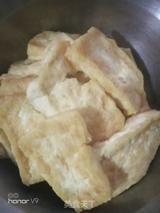 蒜苔肉片焖煎豆腐的做法步骤：1