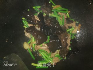 蒜苔肉片焖煎豆腐的做法步骤：6
