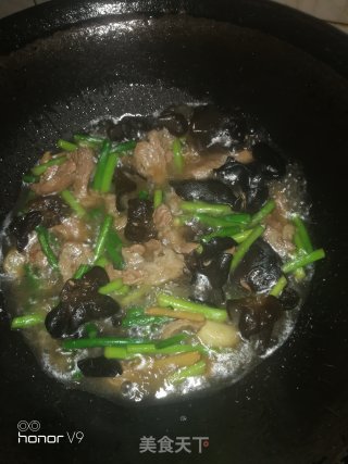 蒜苔肉片焖煎豆腐的做法步骤：7