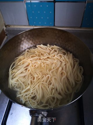 葱香干豆腐的做法步骤：2
