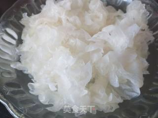 银耳拌黄瓜的做法步骤：1