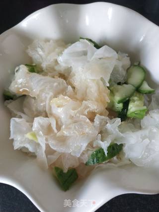 银耳拌黄瓜的做法步骤：4
