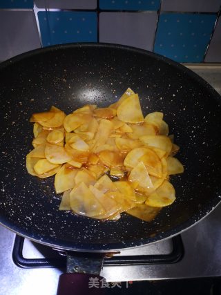 火腿肠炒土豆片的做法步骤：4